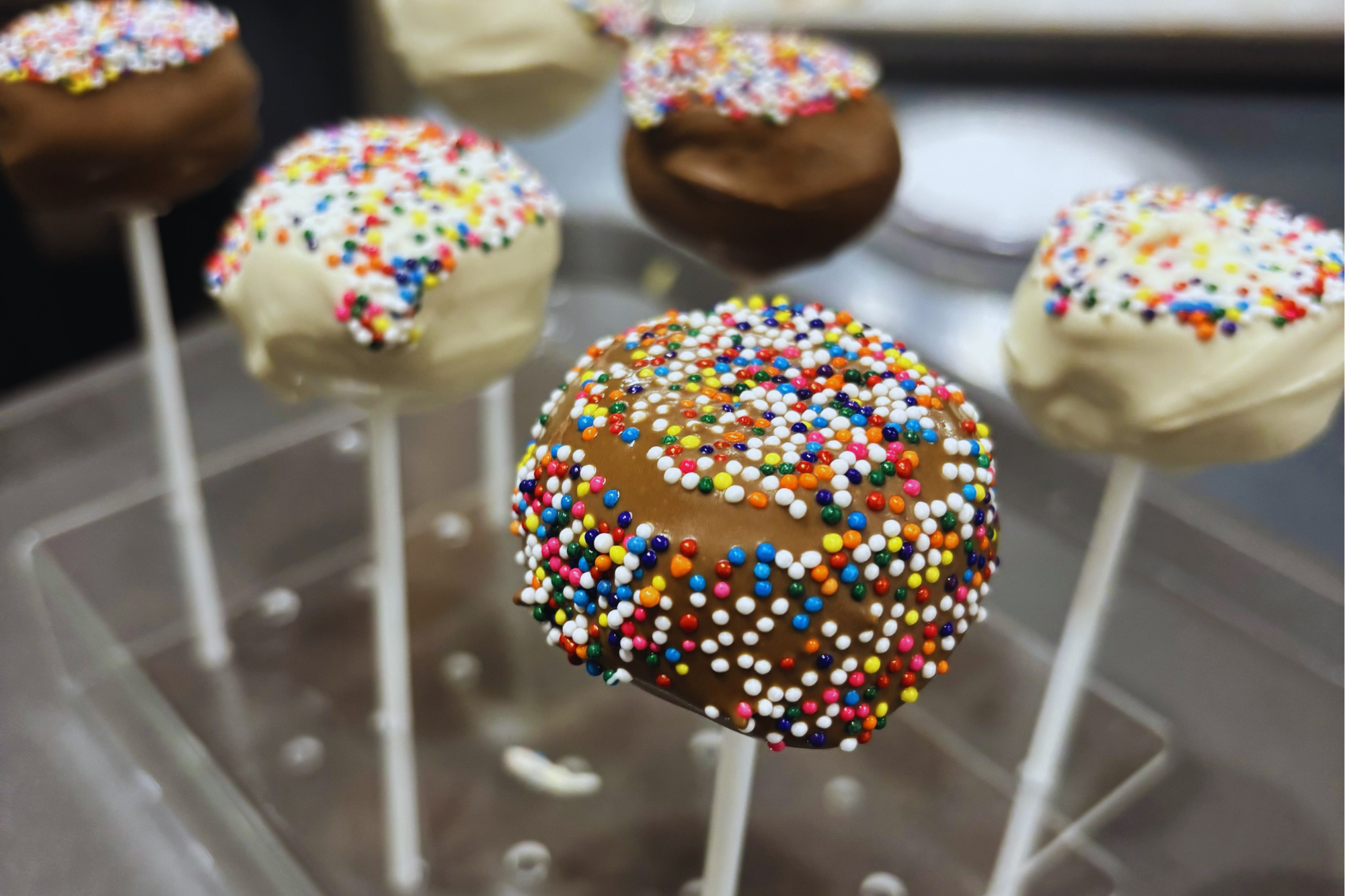 Cake pops class at Cookin' Class